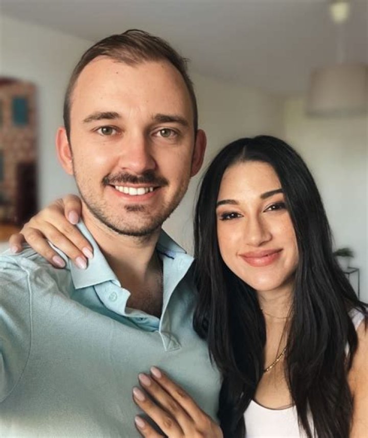 Who is Hananya Naftali Dating Now?