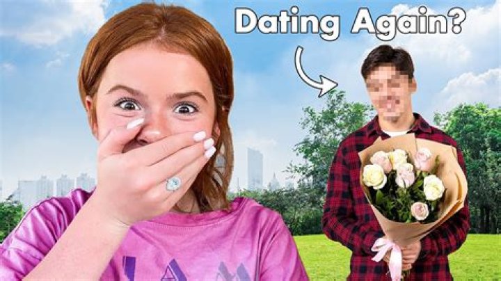 Who is Harper Simon Dating Now