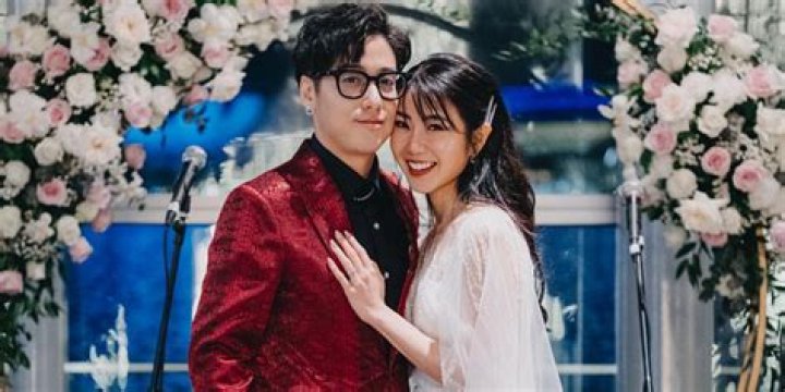 Who is He Kexin Dating Now?