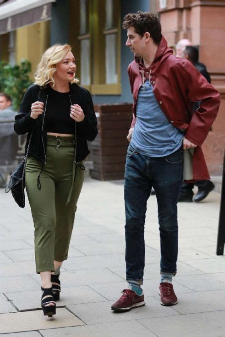 Who is Hollie-Jay Bowes Dating Now?