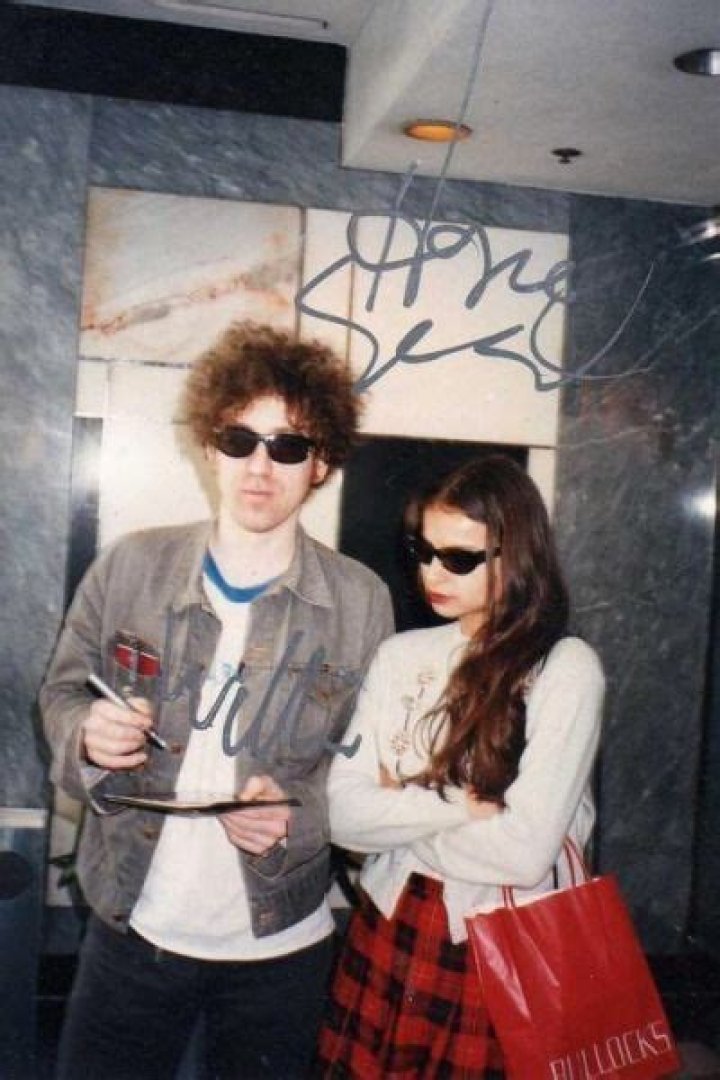 Who is Hope Sandoval Dating Now