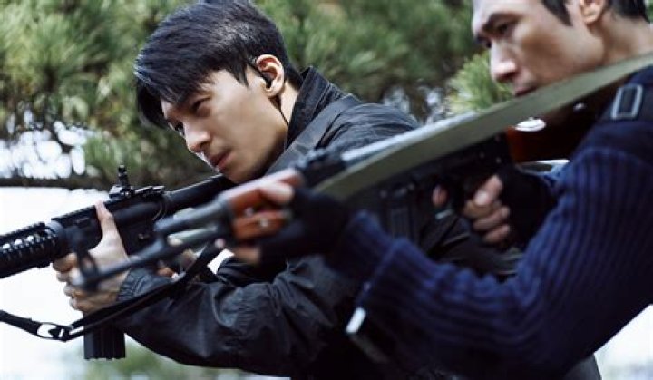 Who is Hwang Min-woo Dating Now?