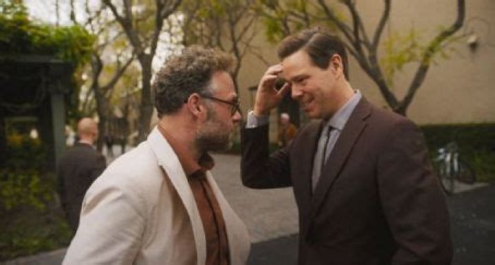 Who is Ike Barinholtz Dating Now