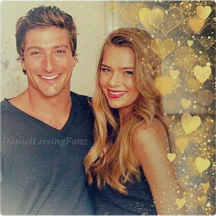 Who is Indiana Evans Dating Now