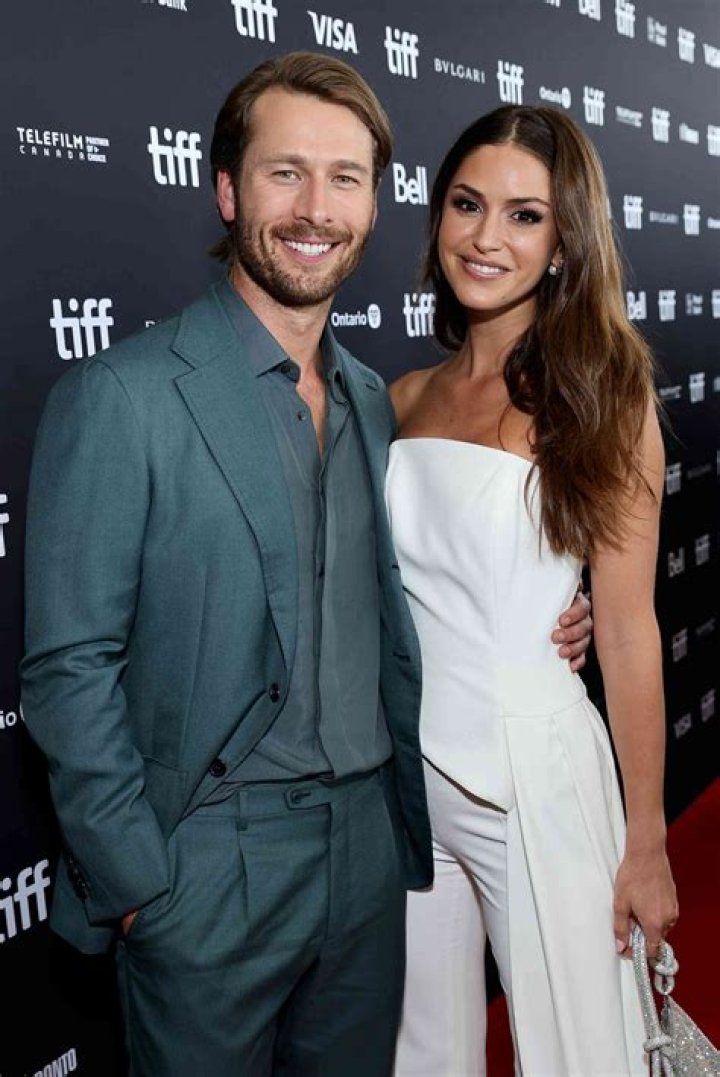 Who is Isaac Powell Dating Now