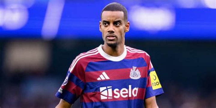 Who is Isak Danielson Dating Now