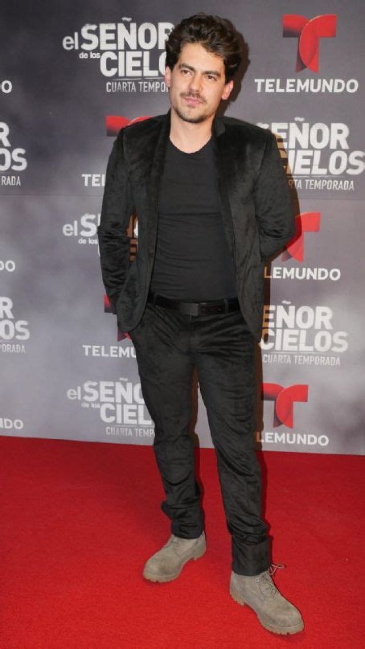 Who is Ivan Arana Dating Now?