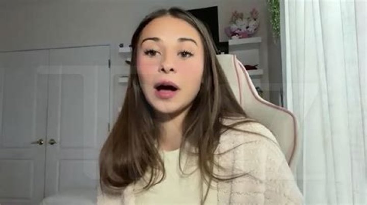 Who is Izabella Tovar Dating Now?