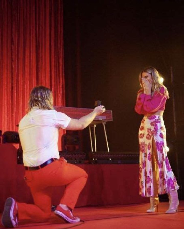 Who is Jac Vanek Dating Now