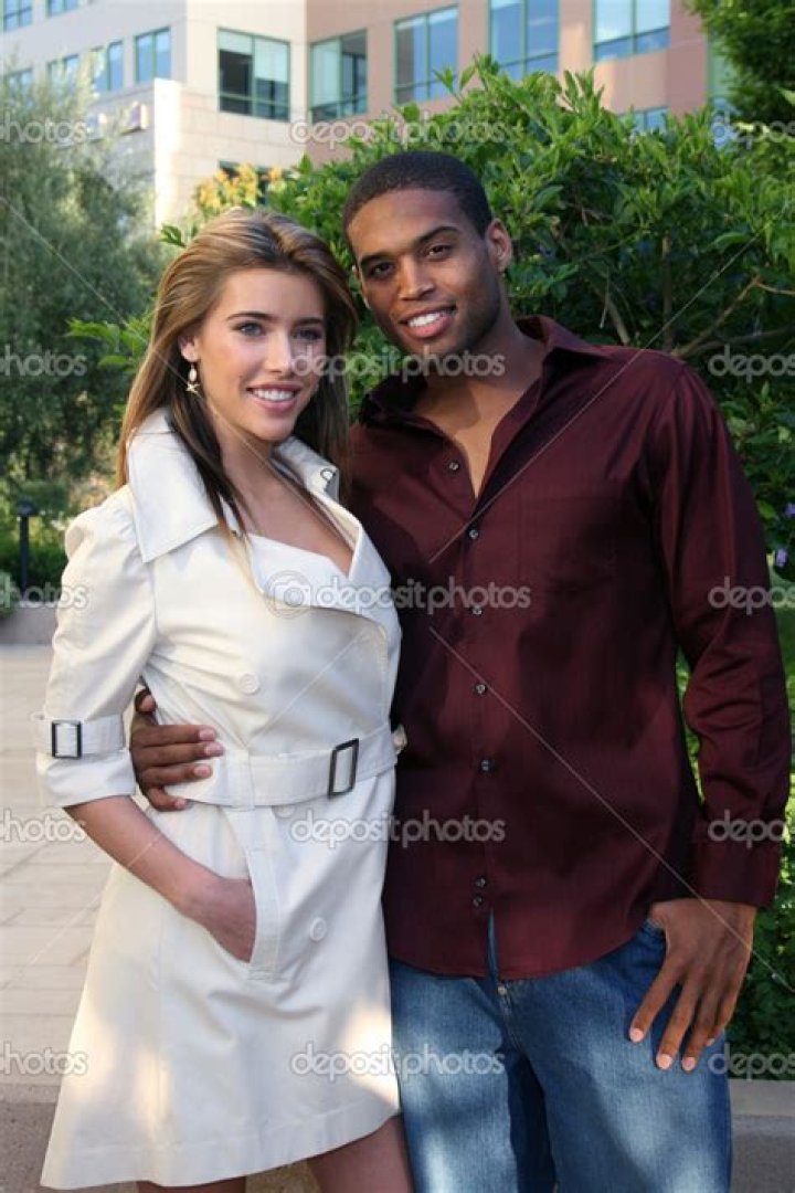 Who is Jacqueline MacInnes Wood Dating Now