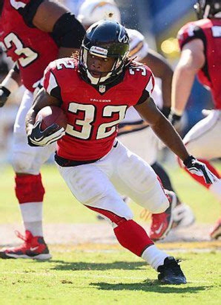 Who is Jacquizz Rodgers Dating Now?