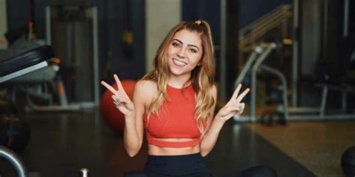 Who is Jada Facer Dating Now?