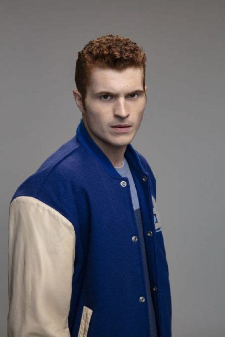 Who is Jake Austin Walker Dating Now