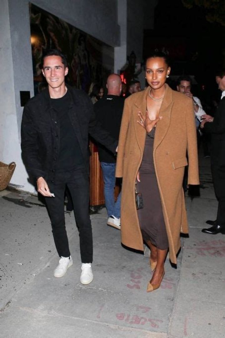 Who is Jasmine Tookes Dating Now?