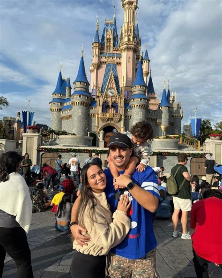 Who is Jeff Bullis Dating Now