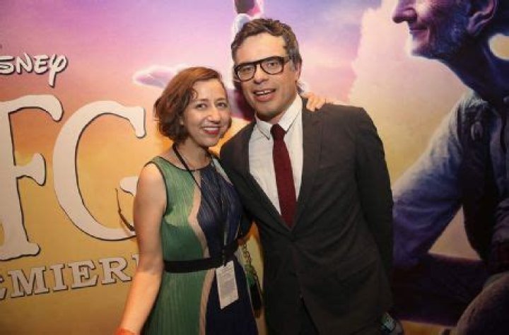 Who is Jemaine Clement Dating Now?