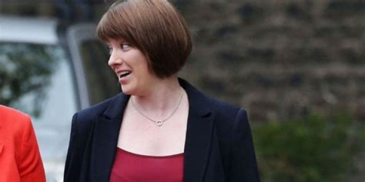 Who is Jen Wilson Dating Now