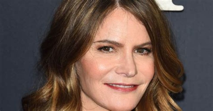 Who is Jennifer Jason Leigh Dating Now