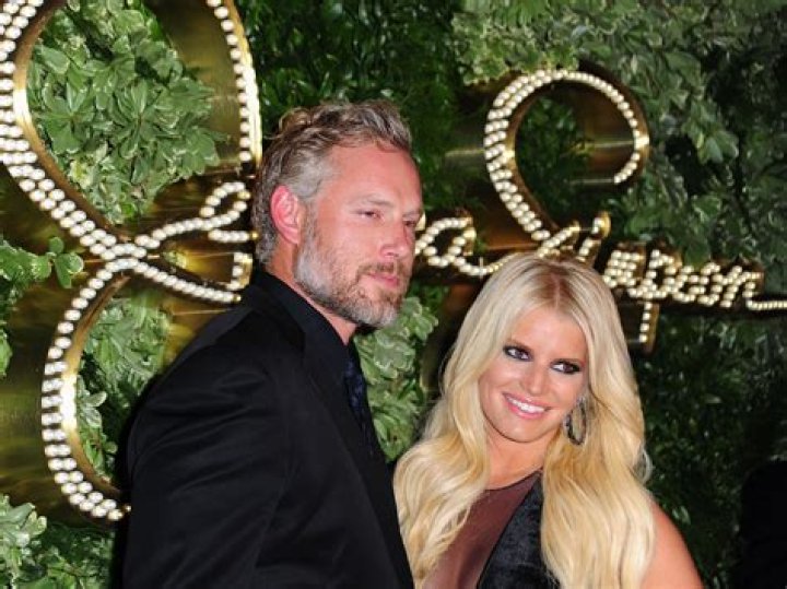Who is Jessica Simpson Dating Now?
