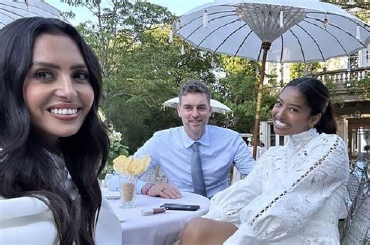 Who is Joe Bryant Dating Now?