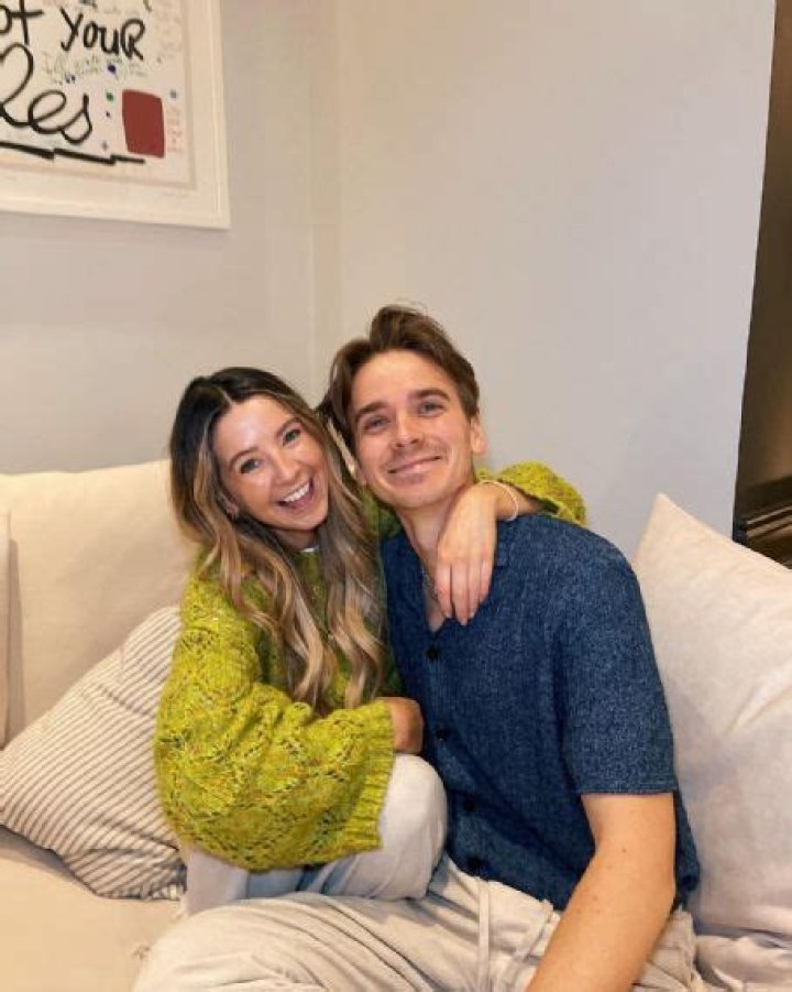 Who is Joe Sugg Dating Now?