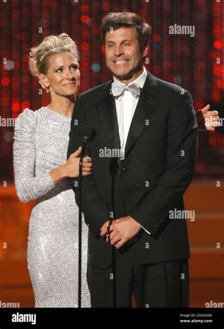 Who is Jon Hensley Dating Now?