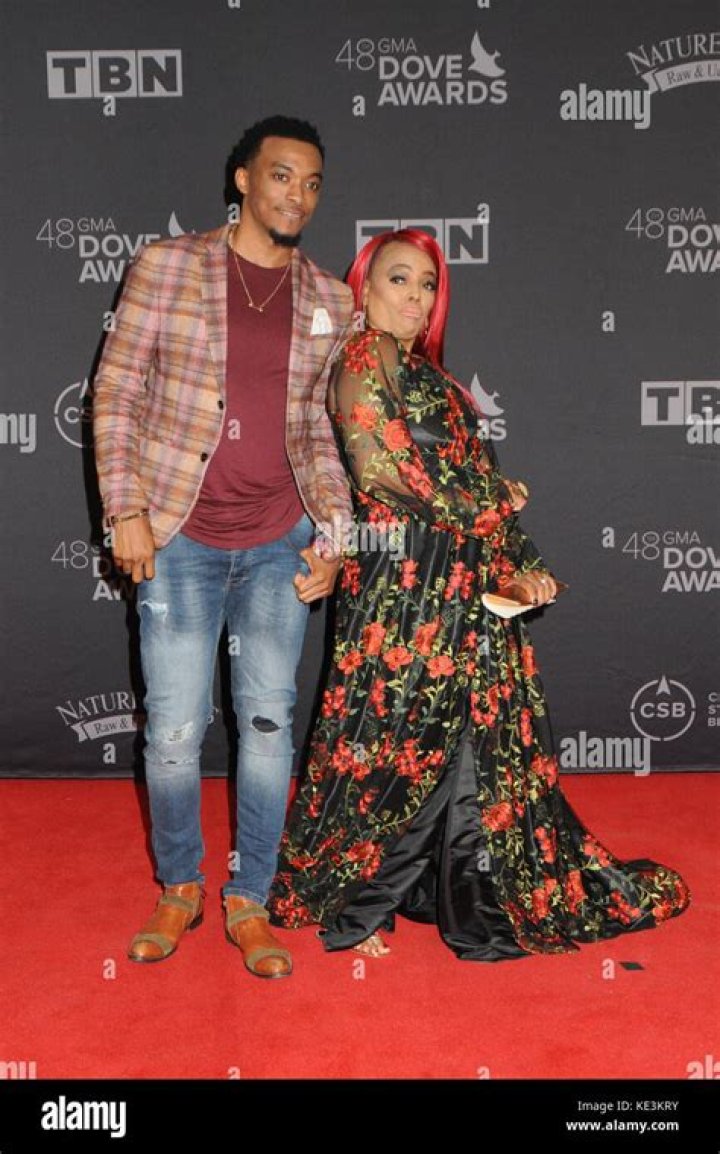 Who is Jonathan McReynolds Dating Now