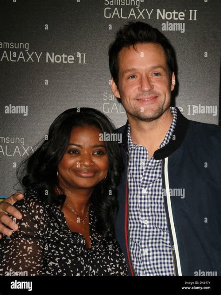 Who is Josh Hopkins Dating Now