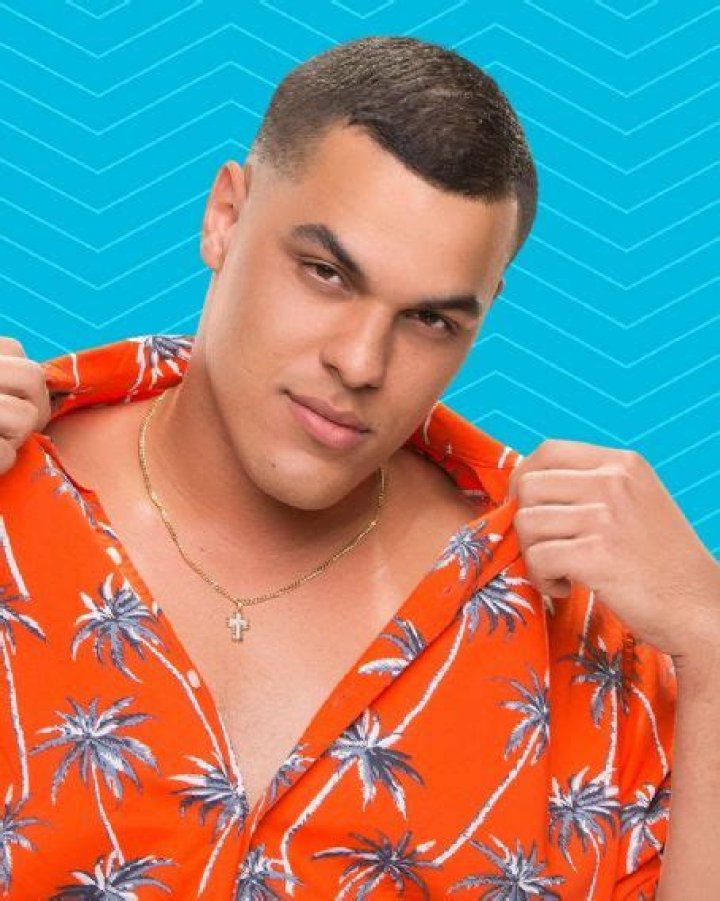 Who is Josh Martinez Dating Now