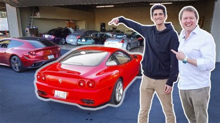 Who is JR Garage Dating Now