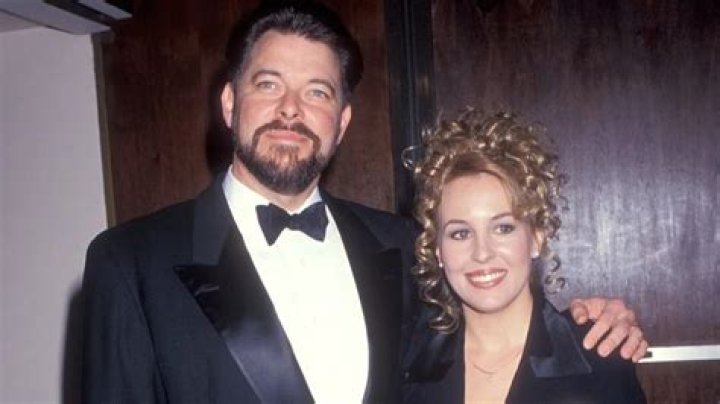 Who is Julia Frakes Dating Now?