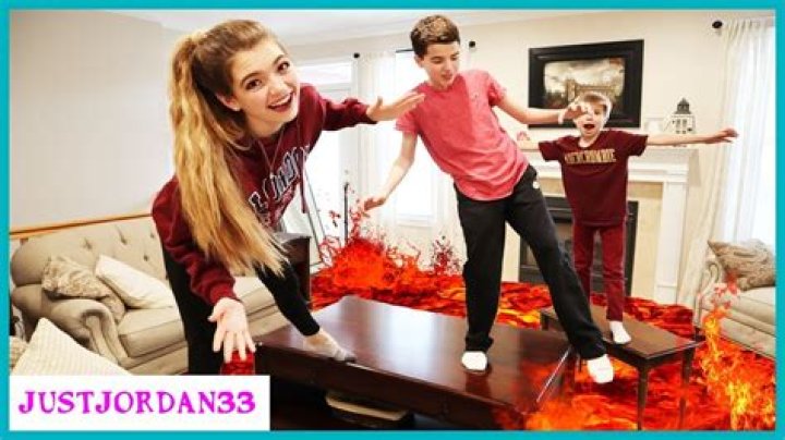 Who is JustJordan33 Dating Now