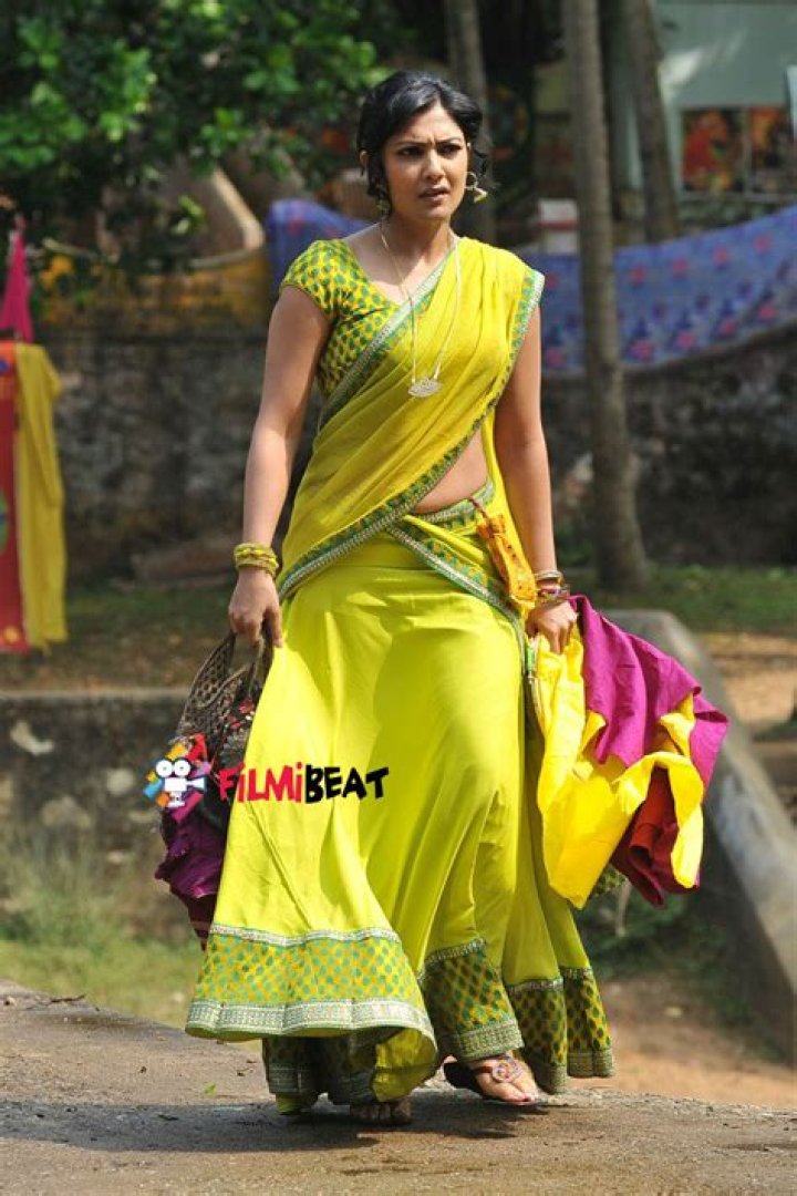 Who is Kamalinee Mukherjee Dating Now?