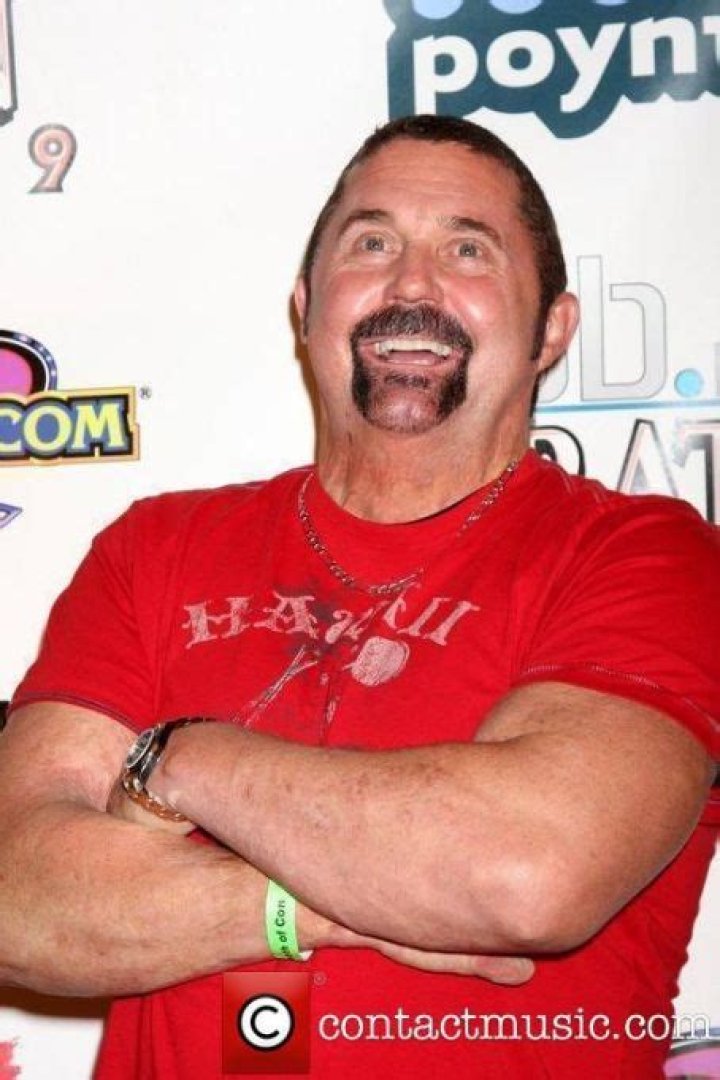 Who is Kane Hodder Dating Now