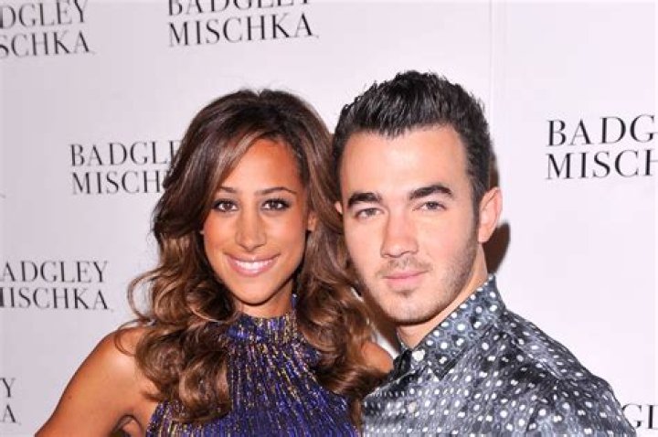 Who is Kathleen Deleasa Dating Now?