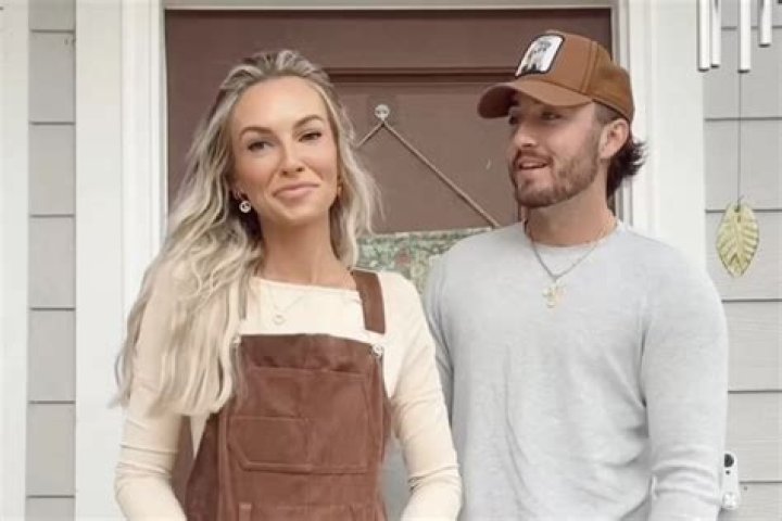 Who is Katie Smith Dating Now