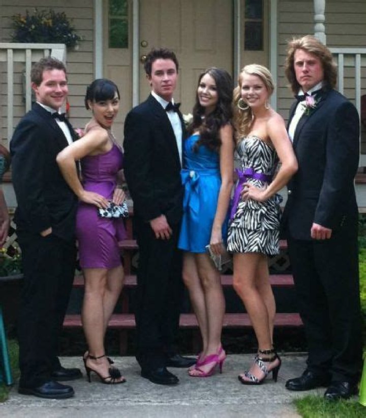 Who is Kelli Goss Dating Now