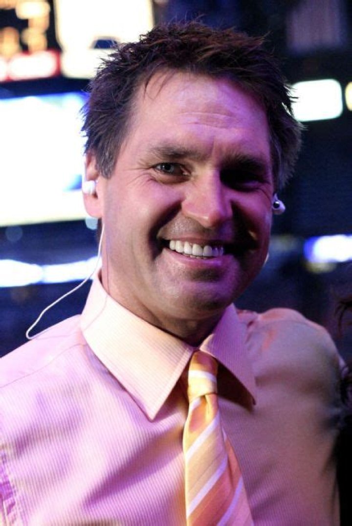 Who is Kelly Hrudey Dating Now?