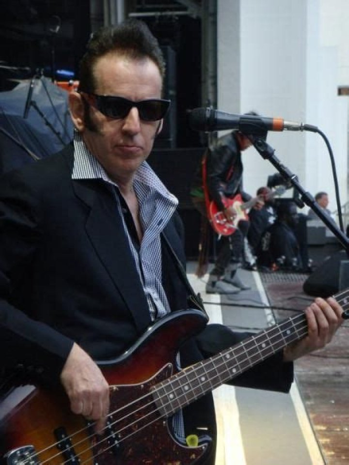 Who is Kenny Aaronson Dating Now?