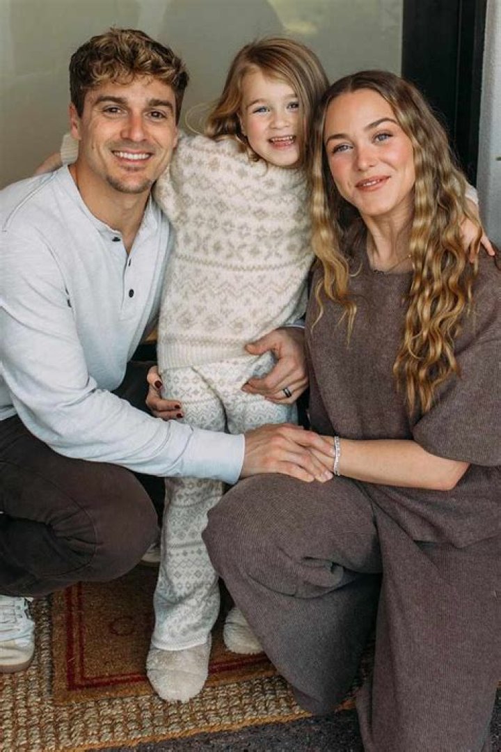 Who is Kike Pavon Dating Now?