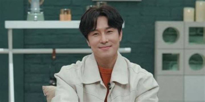 Who is Kim Dong-wan Dating Now?