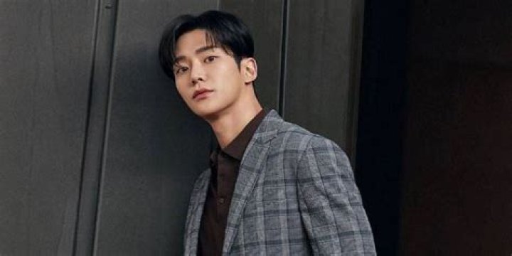 Who is Kim Ro-woon Dating Now