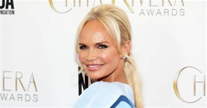 Who is Kristin Chenoweth Dating Now?