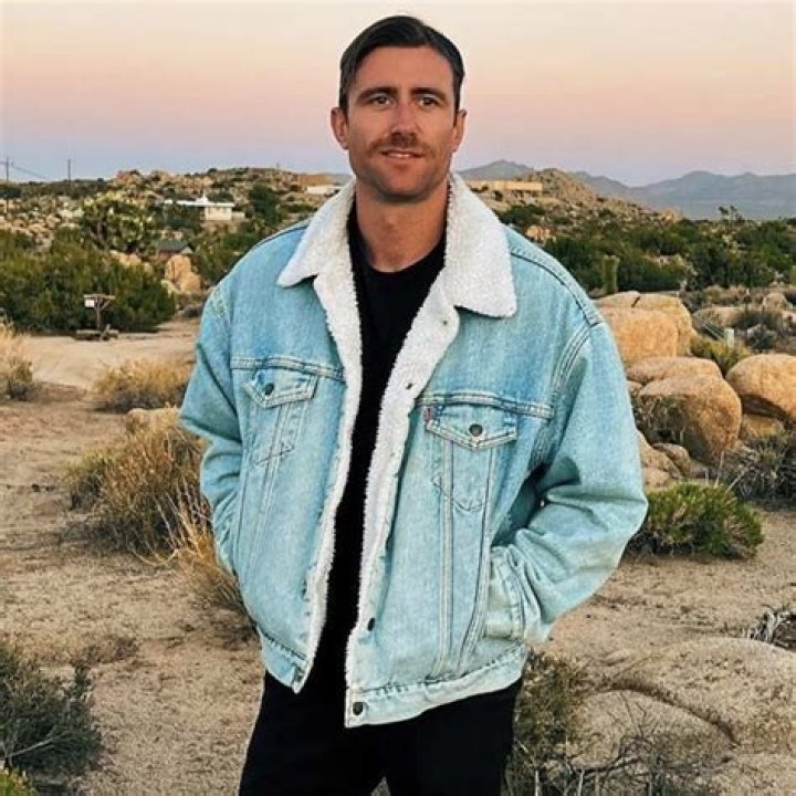 Who is Kurt Vile Dating Now?