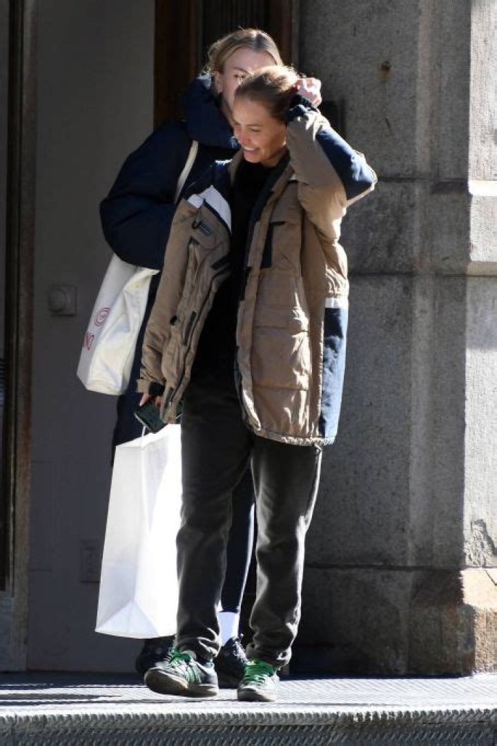 Who is Lara Bingle Dating Now