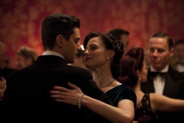 Who is Lara Pulver Dating Now?