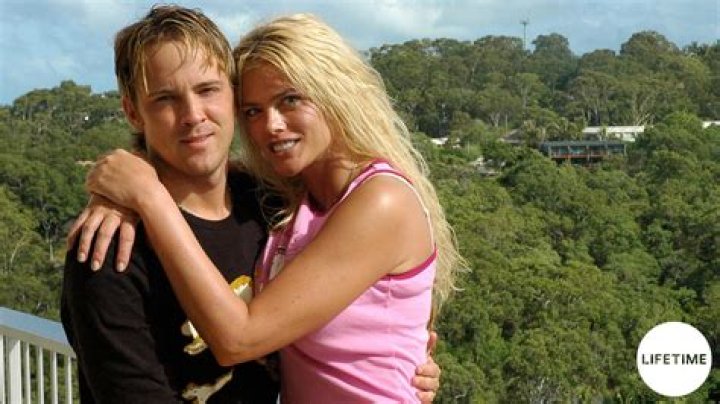 Who is Larry Birkhead Dating Now