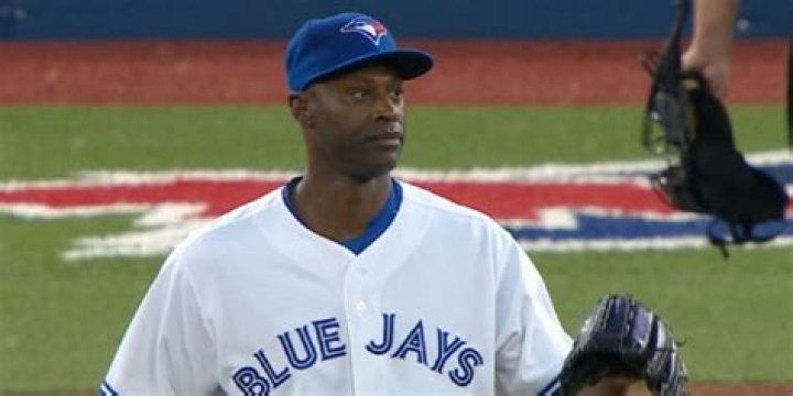 Who is Latroy Hawkins Dating Now