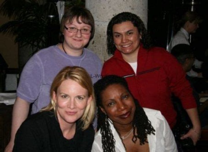 Who is Laurel Holloman Dating Now