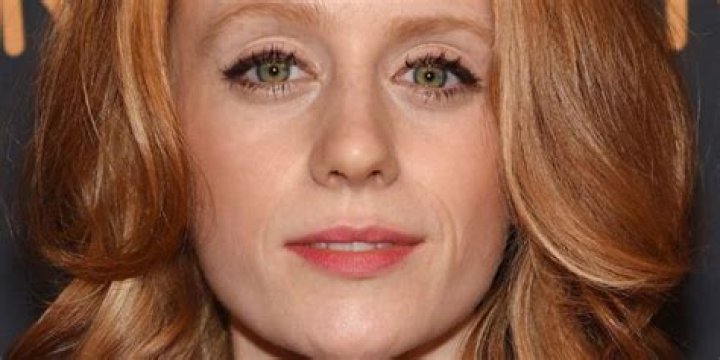 Who is Lauren McCrostie Dating Now?